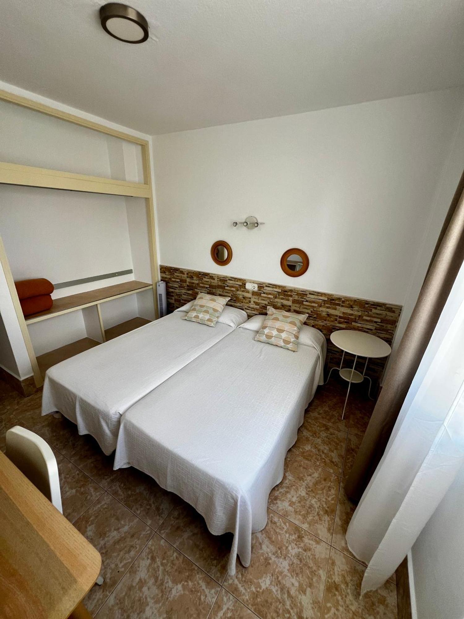 Hostal Residencia Cardona Arrecife  Ngoại thất bức ảnh